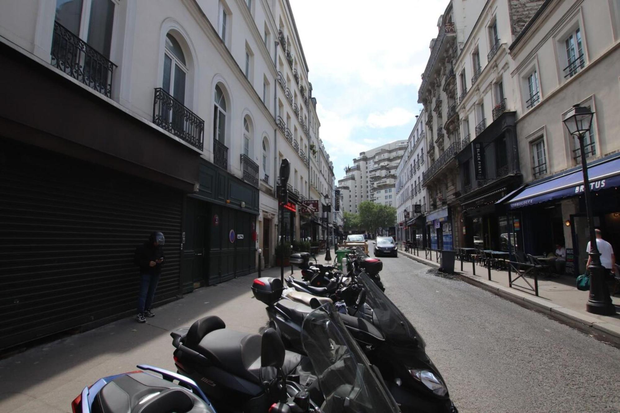 Montparnasse - La Gaite 1Bdr - B'Your Home パリ エクステリア 写真